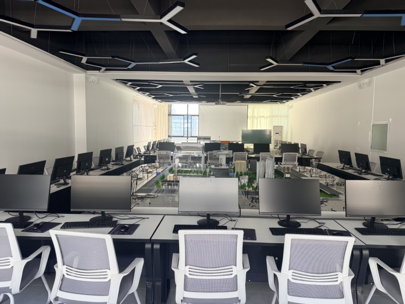 党建引领践行育人初心  师生同...